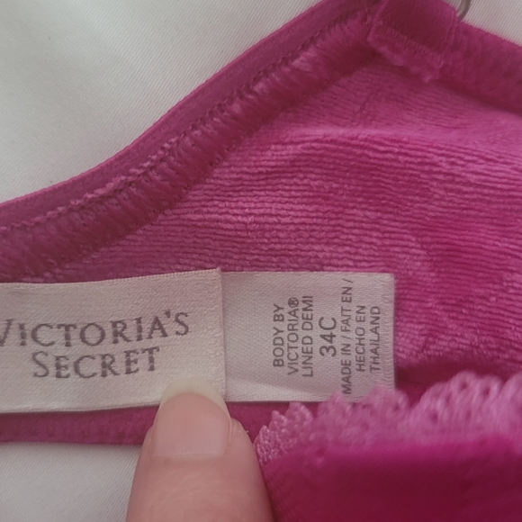 Victoria's Secret Bra - Picture 2 of 2